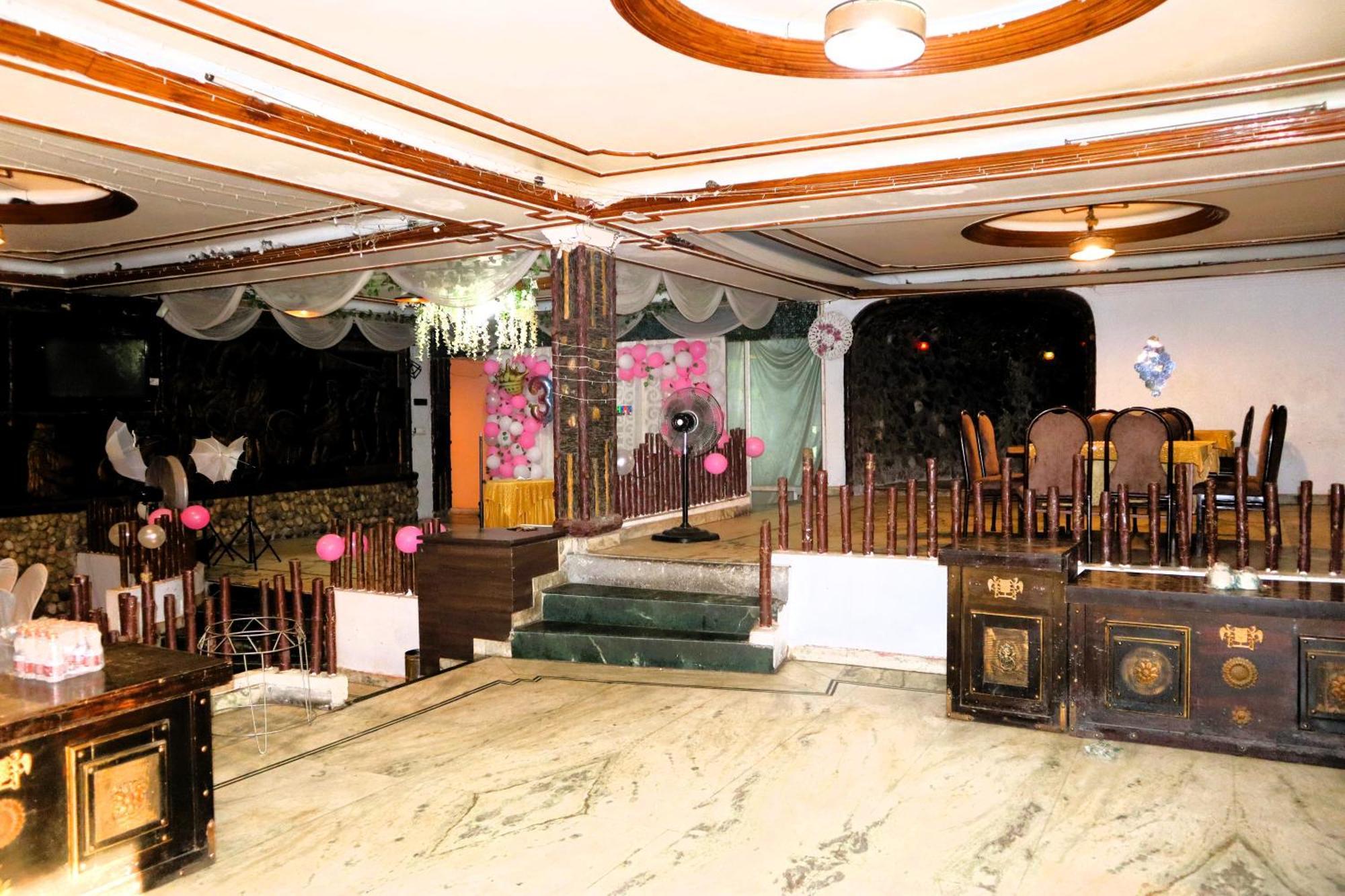 Hotel River Bank Манди Екстериор снимка