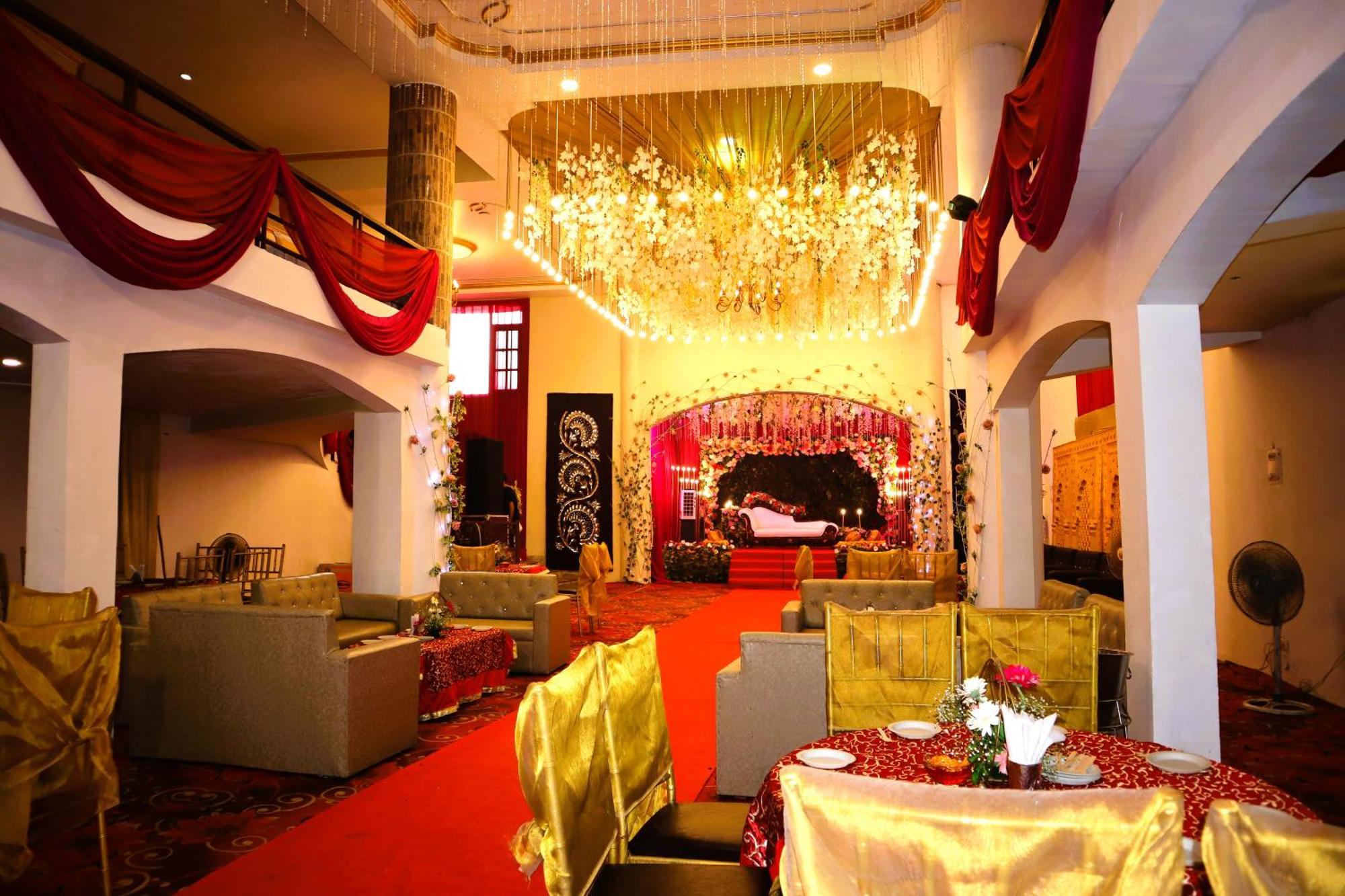 Hotel River Bank Манди Екстериор снимка